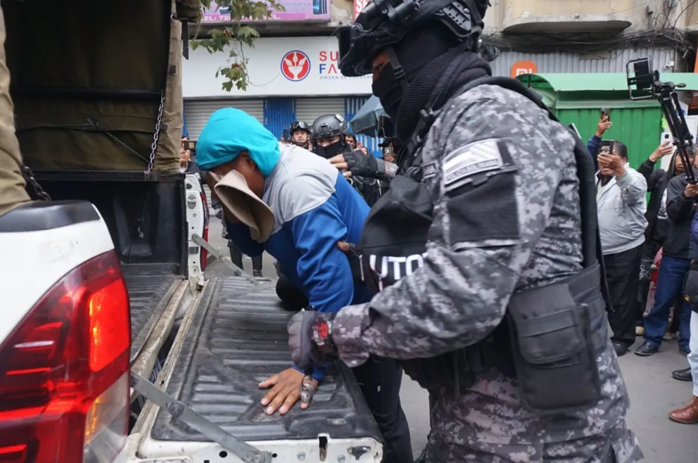Intervención de la Policía en el bloqueo de los choferes en La Paz. Foto: APG