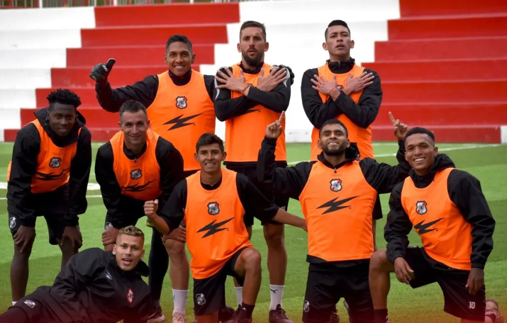 Jugadores del cuadro potosino tras una práctica. Foto: Nacional Potosí.
