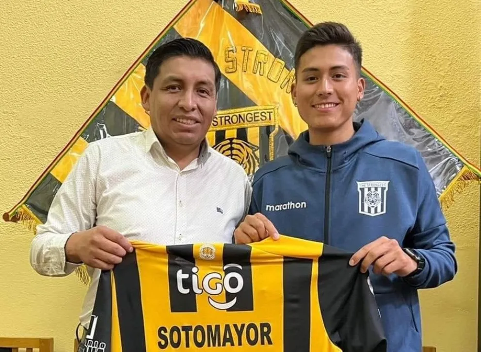 Cristian Alcoreza, cuando cumplía funciones dirigenciales en The Strongest, junto a Gabriel Sotomayor. Foto: club The Strongest