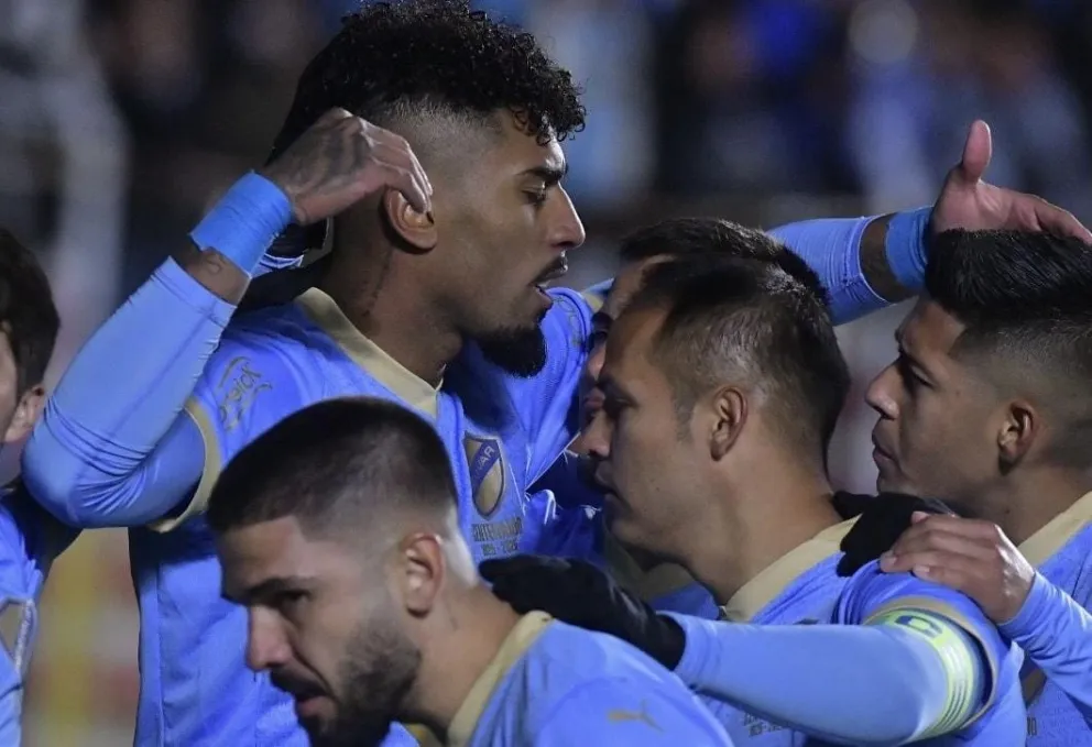 Celebración celeste después del gol de Gomes. Foto: APG