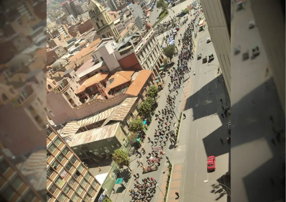 Carniceros marchan en el centro de La Paz, este jueves. Foto: Visión 360 