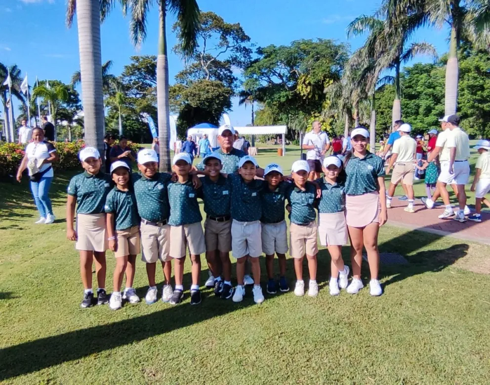 Pequeños golfistas en la edición anterior del Circuito Nacional. Foto: Federación Boliviana de Golf.