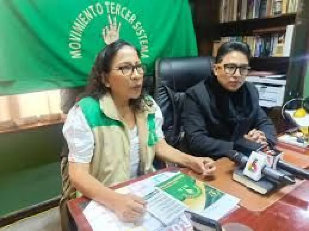 Maciel Terrazas en una conferencia de prensa. FOTO: Facebook