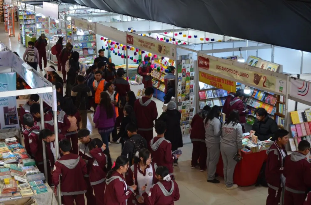 Visitantes en la Feria.   FOTO: CDLLP