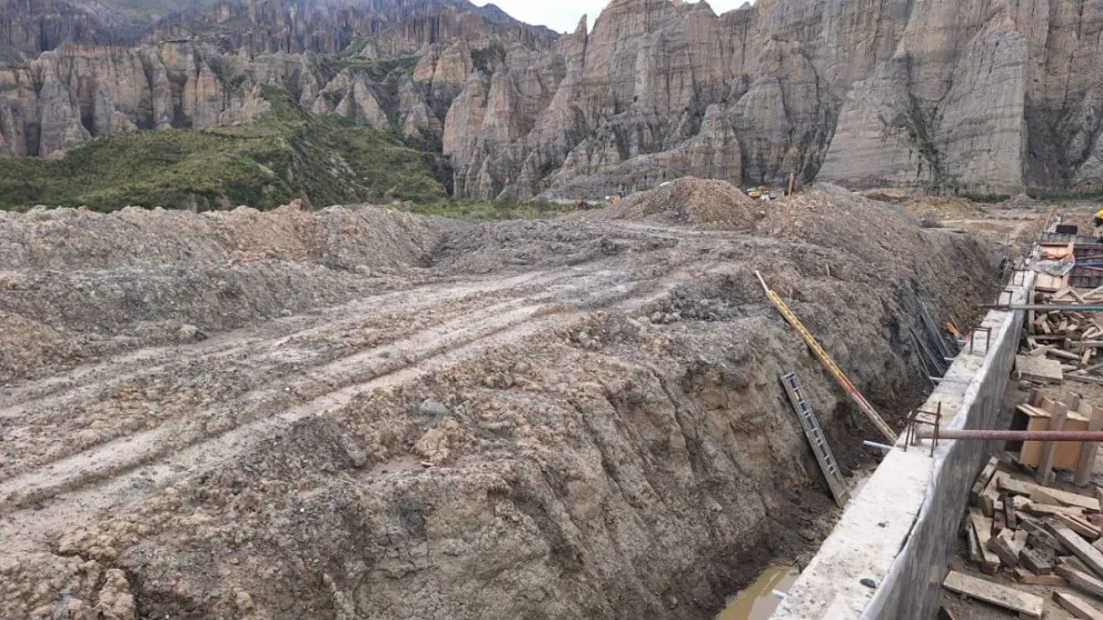 El terreno donde se construirán las canchas de la Casa de La Verde. Foto: Jorge Asturizaga. 