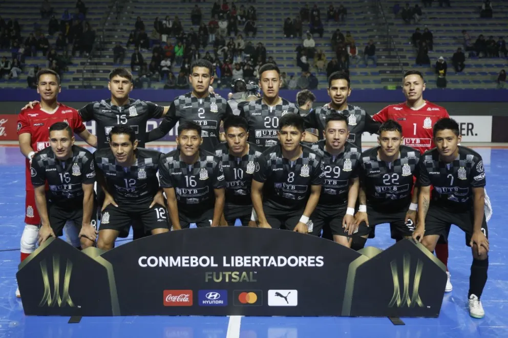 El plantel de Fantasmas durante la Libertadores de 2024. Foto: Conmebol.
