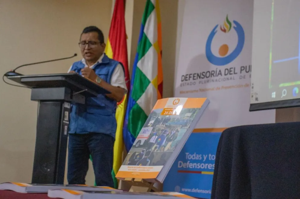El Defensor del Pueblo, Pedro Callisaya, durante la presentación del informe sobre conflictividad. Foto: Defensor del Pueblo