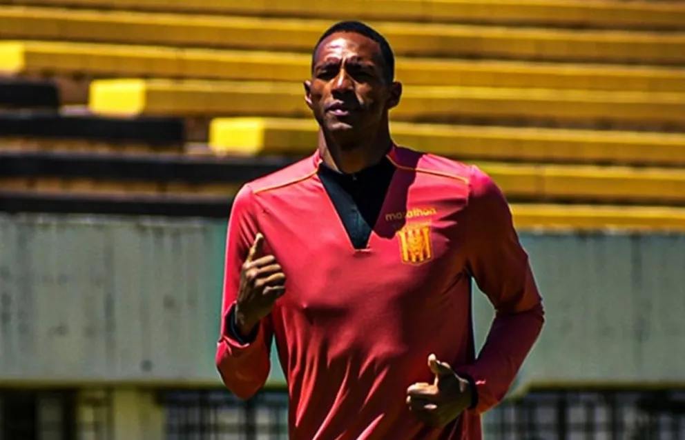 Abdiel Ayarza debe realizar labor diferenciada en su vuelta al Tigre. Foto: The Strongest.