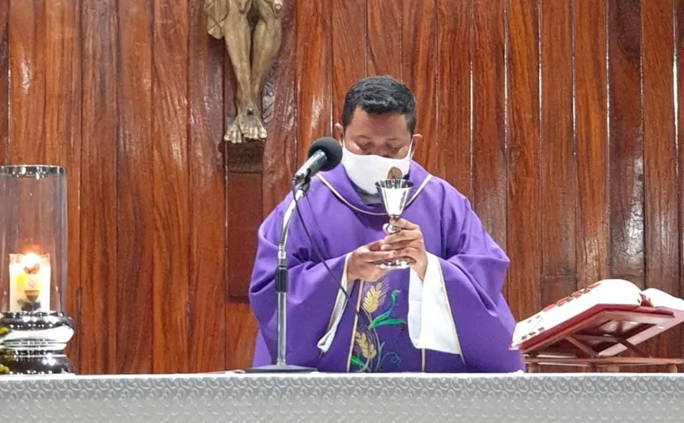 El sacerdote nicaragüense Jalder Hernández. Foto: @mpatricia_m
