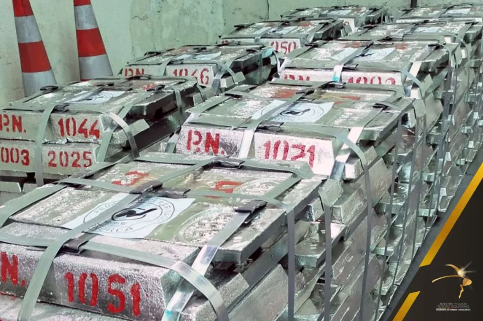 Lingotes de estaño de Vinto para exportación, el Gobierno dice que divisas mejoraran. Foto: ABI