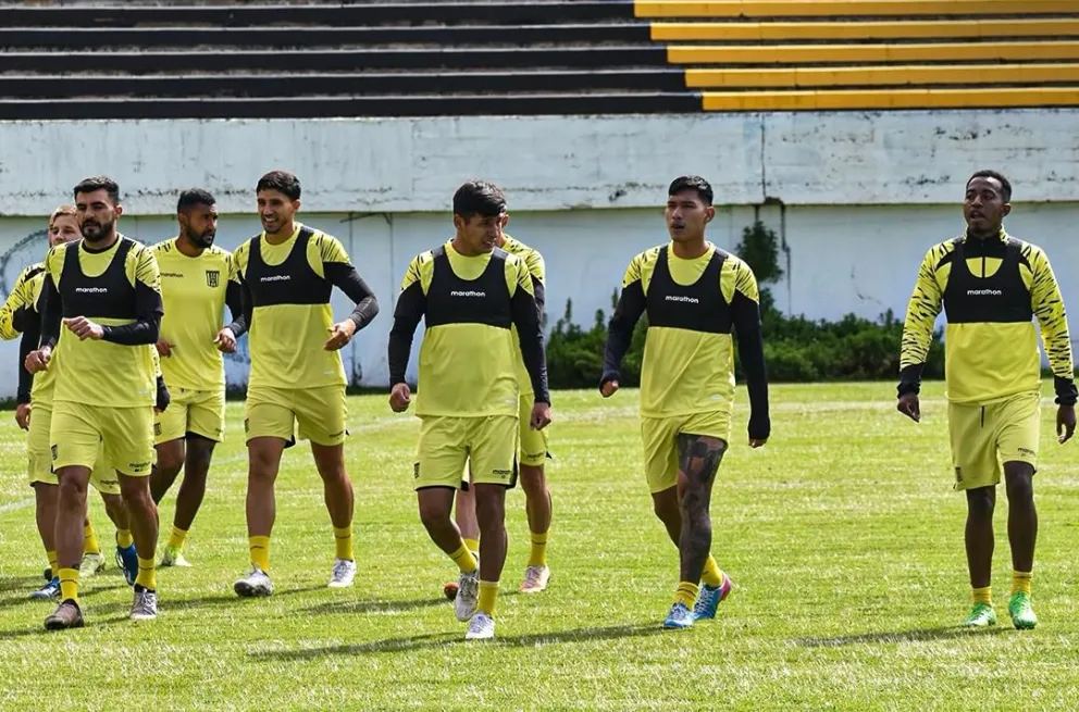 Los atigrados cerraron entrenamientos este jueves en su cancha de Achumani. Foto: The Strongest.