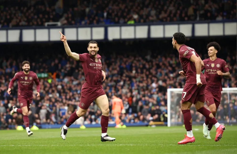 El medio craota Mateo Kovacic, del City, celebra el 0-2 para su equipo. Foto: EFE.
