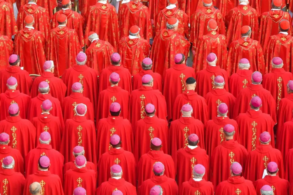 Cardenales  durante la ceremonia fúnebre por el Papa emérito Benedicto XVI (Joseph Ratzinger) en la Ciudad del Vaticano este 05 de enero 2023