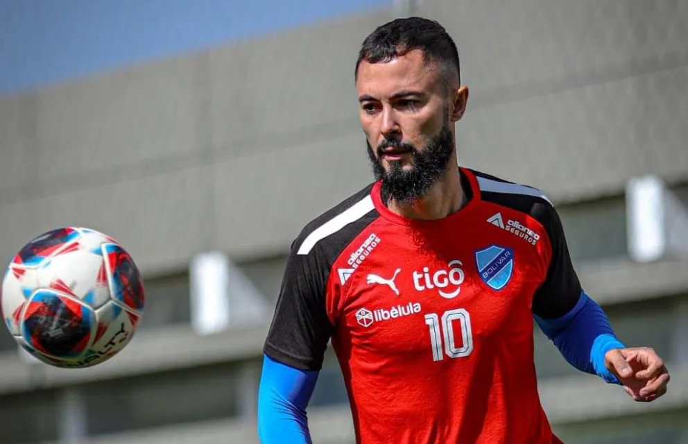 Bruno Sávio, delantero brasileño del club Bolívar que estaba lesionado. Foto: CB