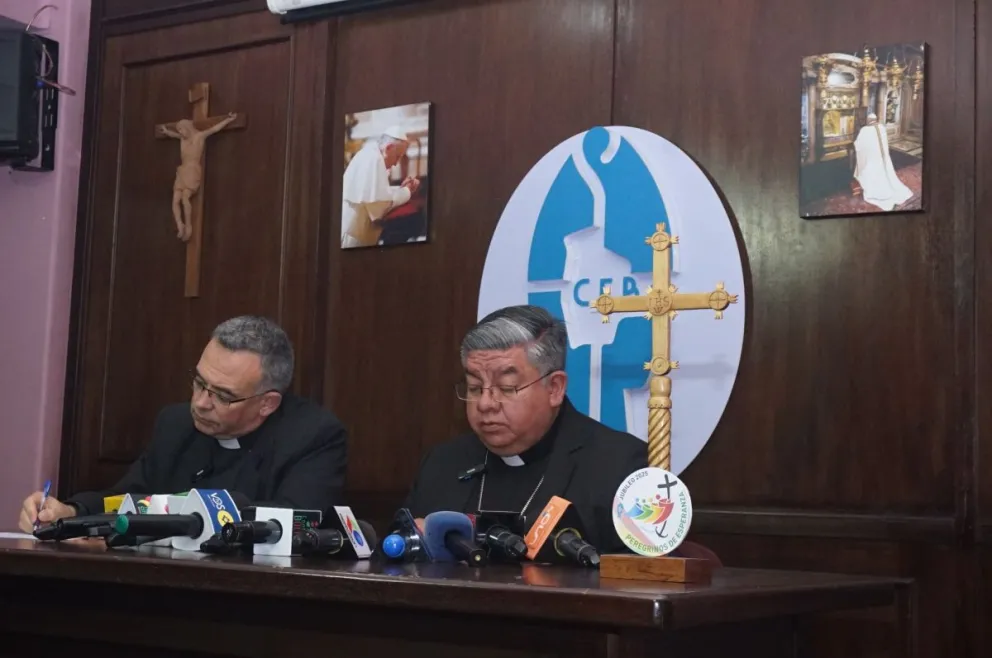 Monseñor Giovanni Arana, este lunes durante una conferencia de prensa. Foto: APG