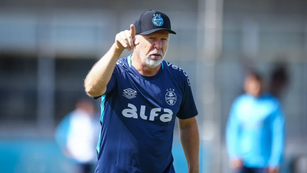  Menezes dirige su primer entrenamiento en el club de Porto Alegre. Foto: Gremio.