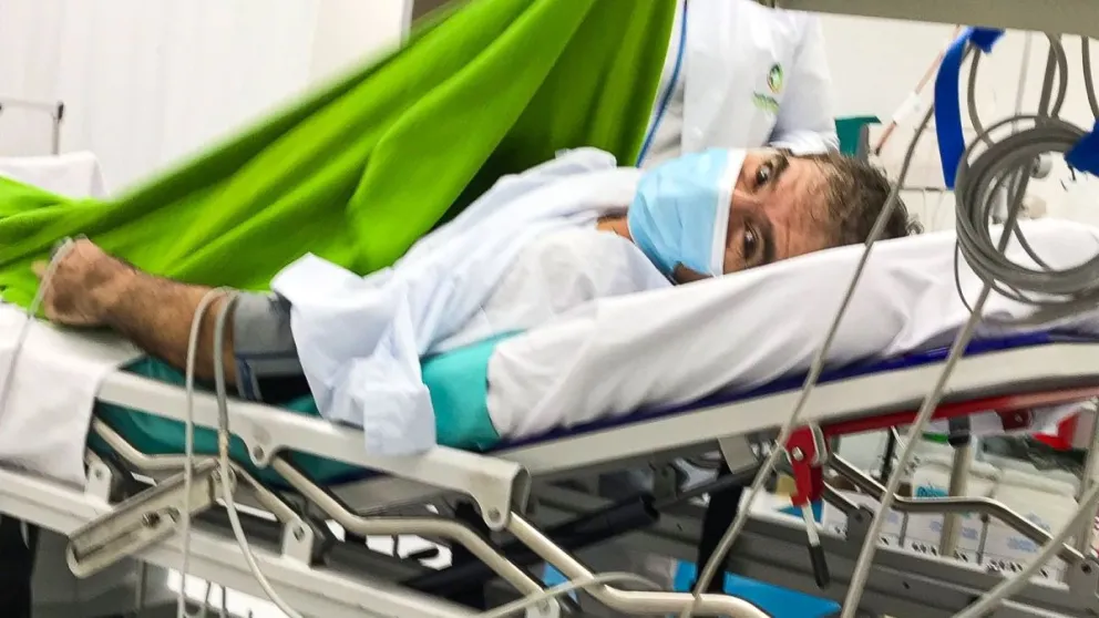 El paciente se recupera en el hospital de Montero. Fotos: MSyD