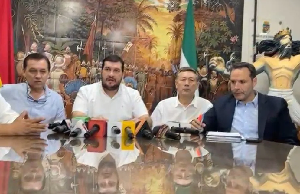 Reunión de los cívicos cruceños con expresidentes de la institución: Foto: captura