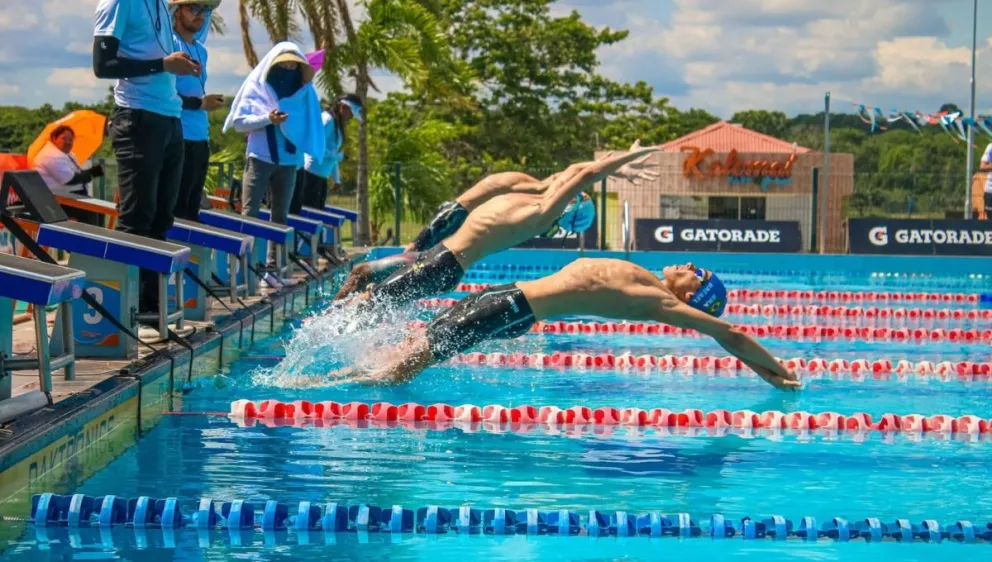 Un grupo de nadadores en un evento anterior. Foto: FEBODA.