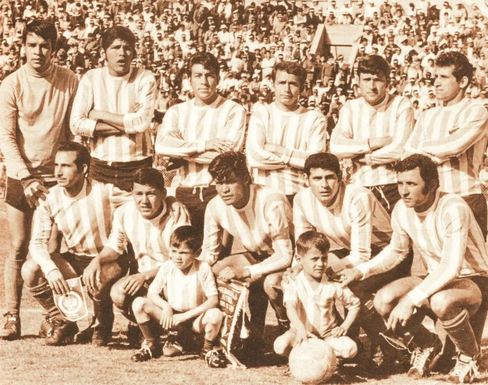 La formación de Mariscal Santa Cruz que hizo historia en 1970. Foto: Conmebol.