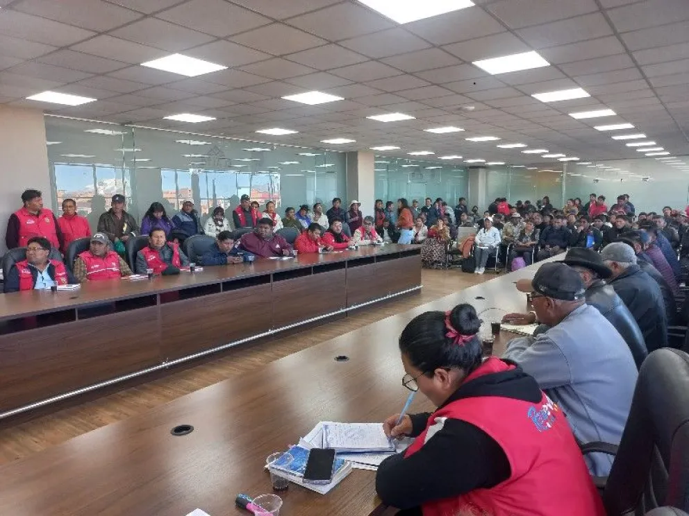 LA reunión se realizó en el Jach’a Uta.   Foto: GAMEA