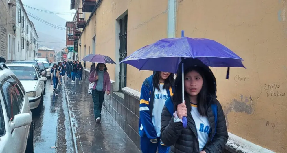 Senamhi pidió usar ropa impermeable y no olvidar el paraguas. Foto: APG.