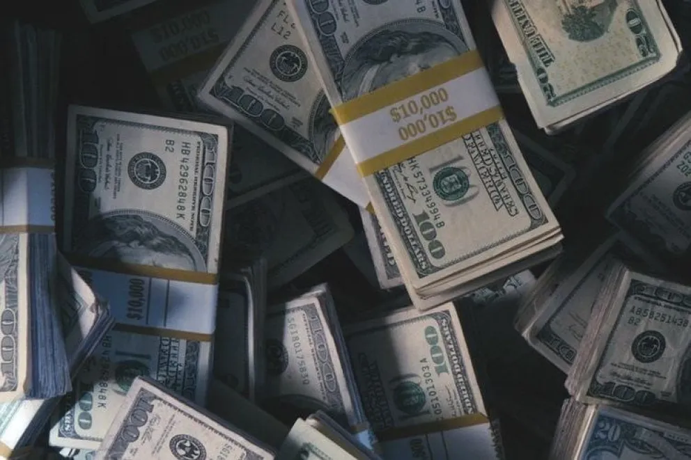 El dólar en el mercado paralelo volvió a subir. Foto: ABI