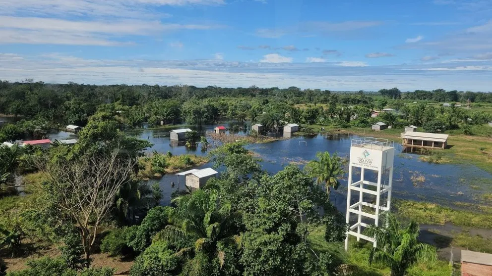Población de Santa Cruz inundada por las lluvias. Foto: Defensa Civil.