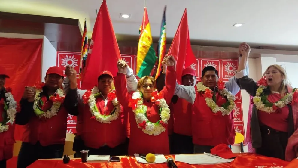 La proclamación de Ruth Nina por parte de PAN-BOL. Foto: DTV