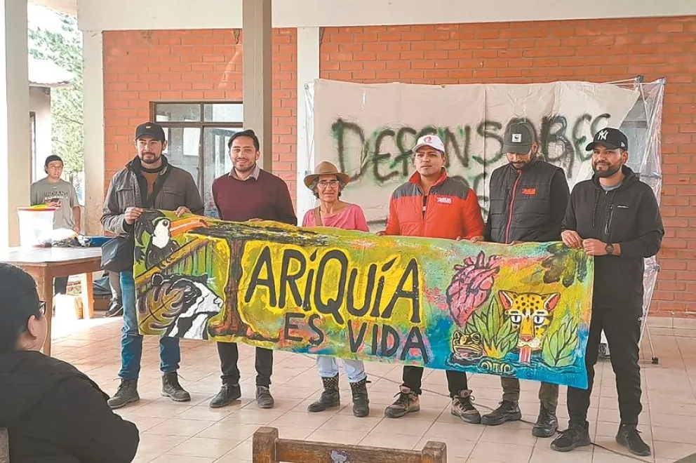 Activistas en defensa del área protegida Tariquía, en Tarija. Foto: Colectivo plurales