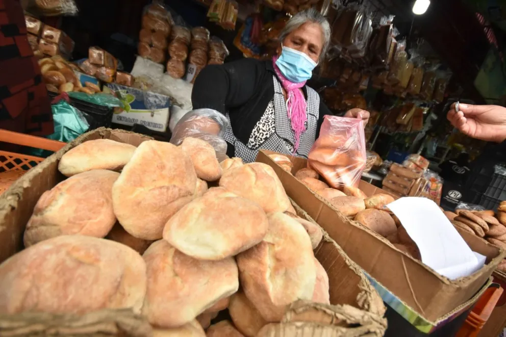Un puesto de venta de pan en La Paz. Foto: APG