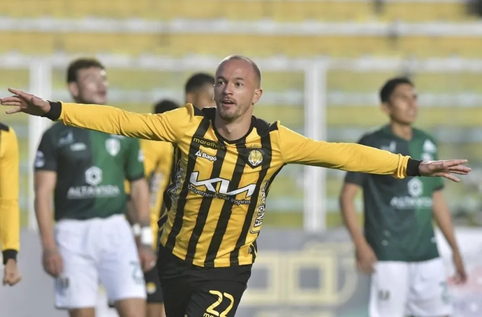 Juan Godoy y el estilo clásico de celebrar de un ñ goleador, abriendo los brazos. Foto: APG, 