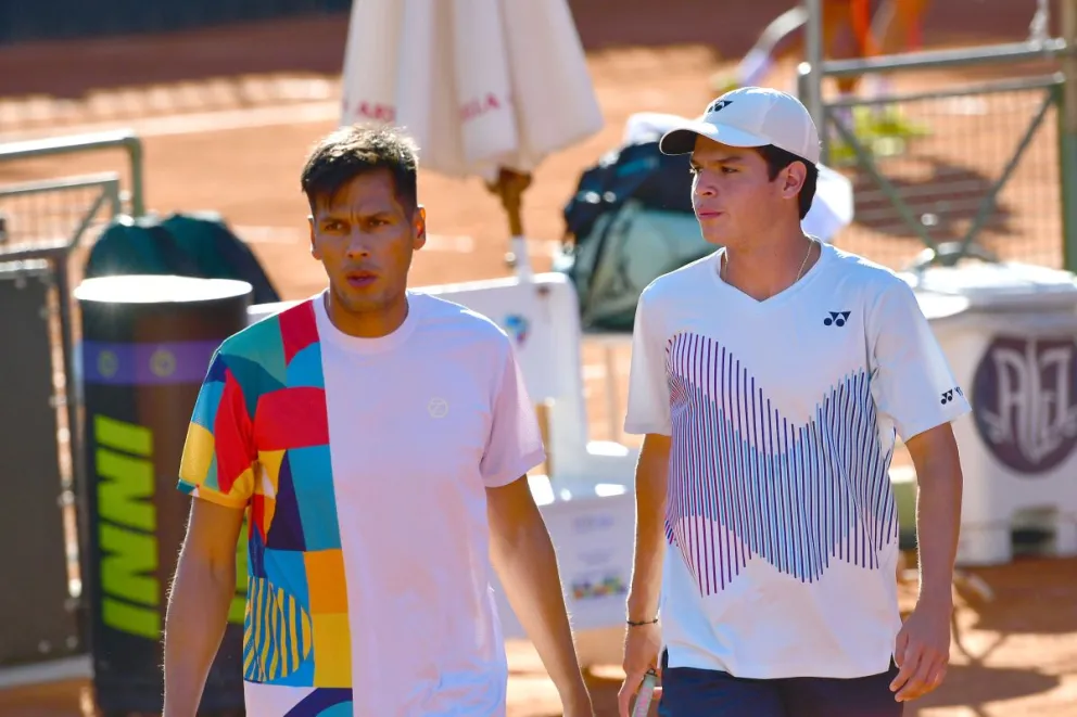 Zeballos (izq.) y Prado durante su partido de este miércoles. Foto: Instituto Sports.