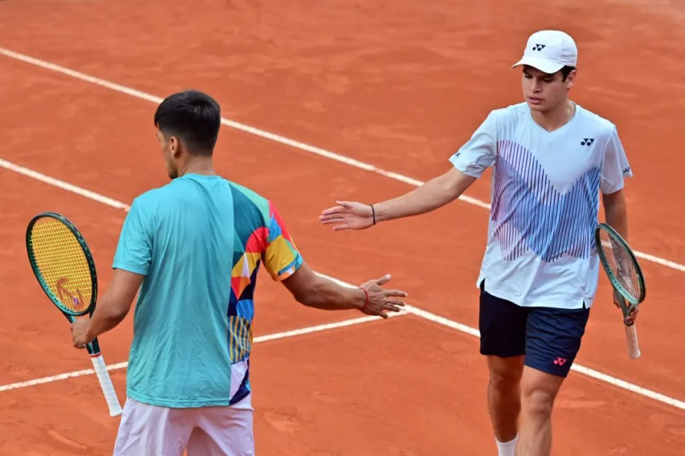 Los tenistas bolivianos luego de las semifinales. Crédito: Instituto Sports