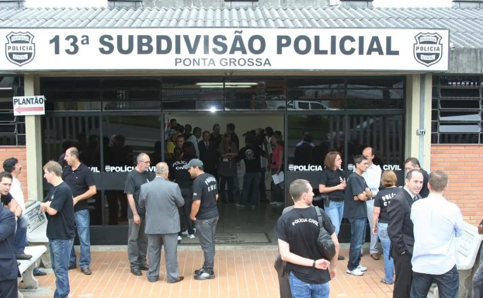 El ingreso a la dependencia policial donde está detenido Terceros. Foto: Seguranca,com.br