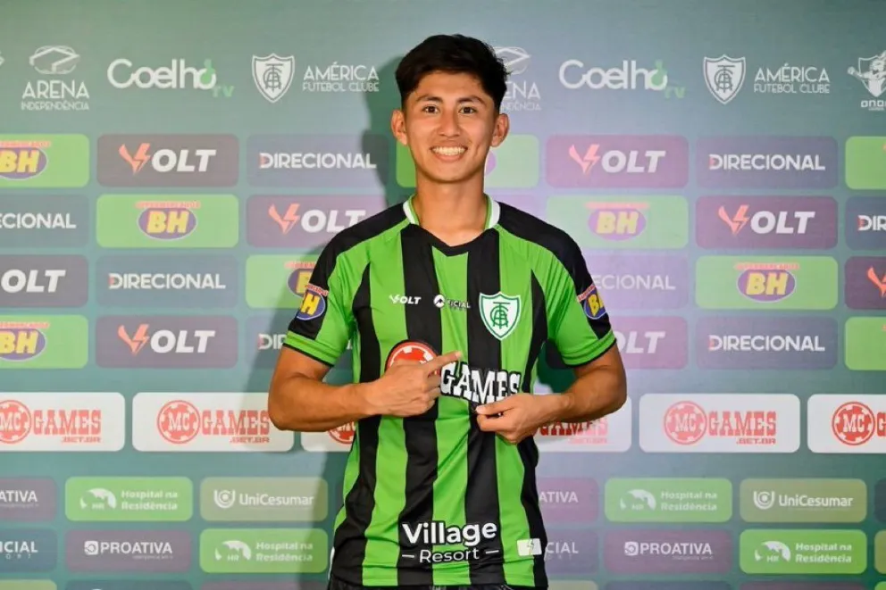 El boliviano Miguel Terceros con la camiseta del América MG. Foto: AMG