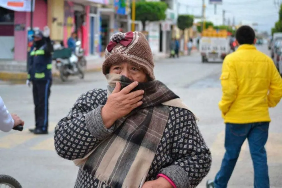 Una mujer abrigada ante las bajas temperaturas en Potosí. Foto: El Potosí (archivo)