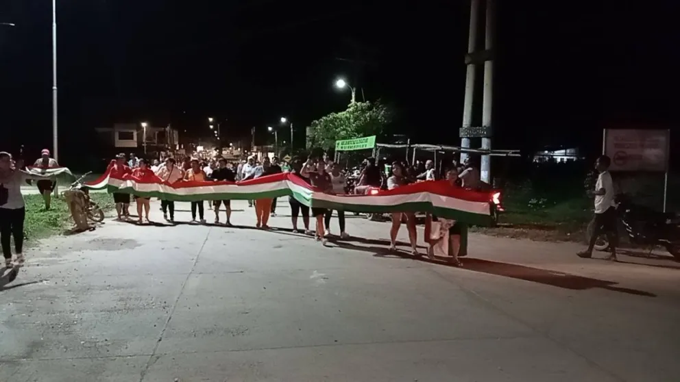 Bloqueo en Pailón. Foto: radio Paitití