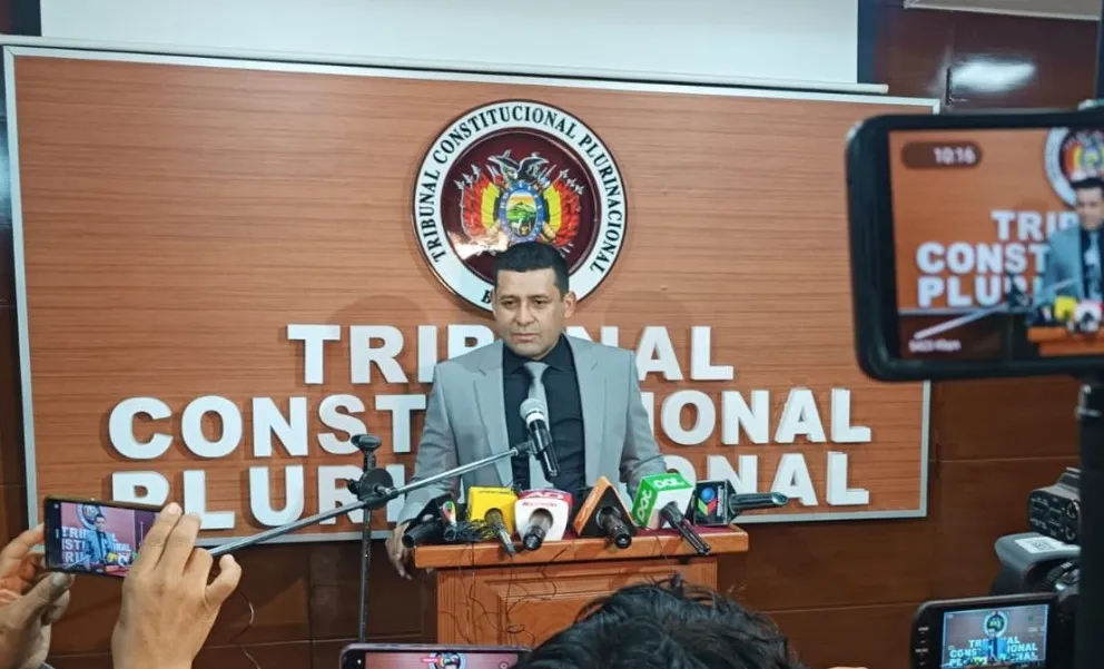 Yván Espada, decano del TCP, en conferencia de prensa. Foto: TCP