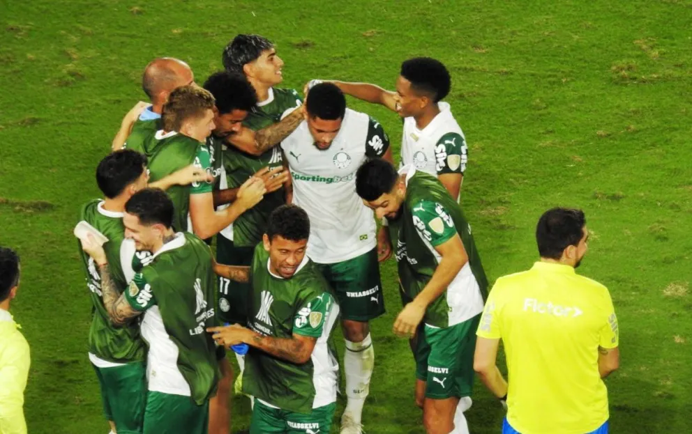 Jugadores del Palmeiras celebran uno de sus goles. Foto: Verdao Web.