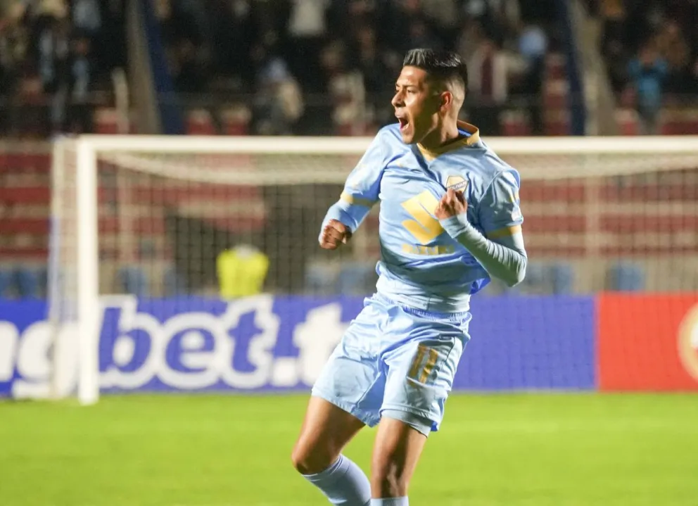 Ramiro Vaca celebra el segundo gol que le metió a Cristal en La Paz. Foto: APG