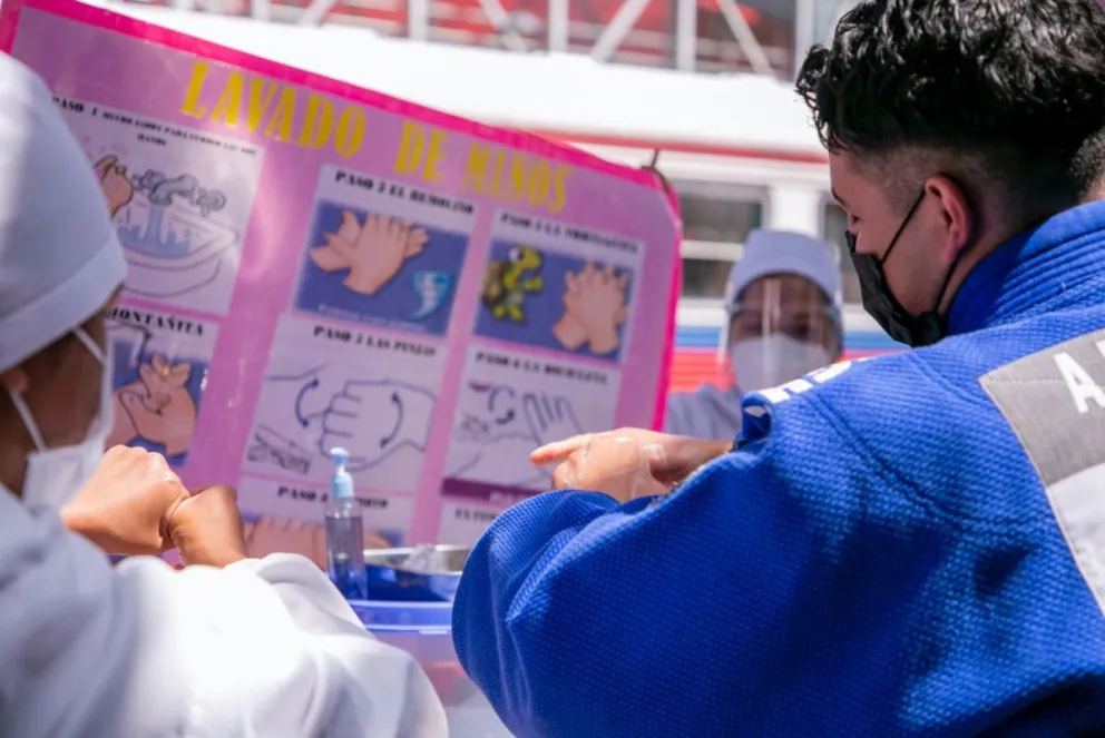 El Ministerio de Salud pide no descuidar medidas de bioseguridad como son el lavado de manos, uso de alcohol en gel, barbijo. Foto: Min. Salud