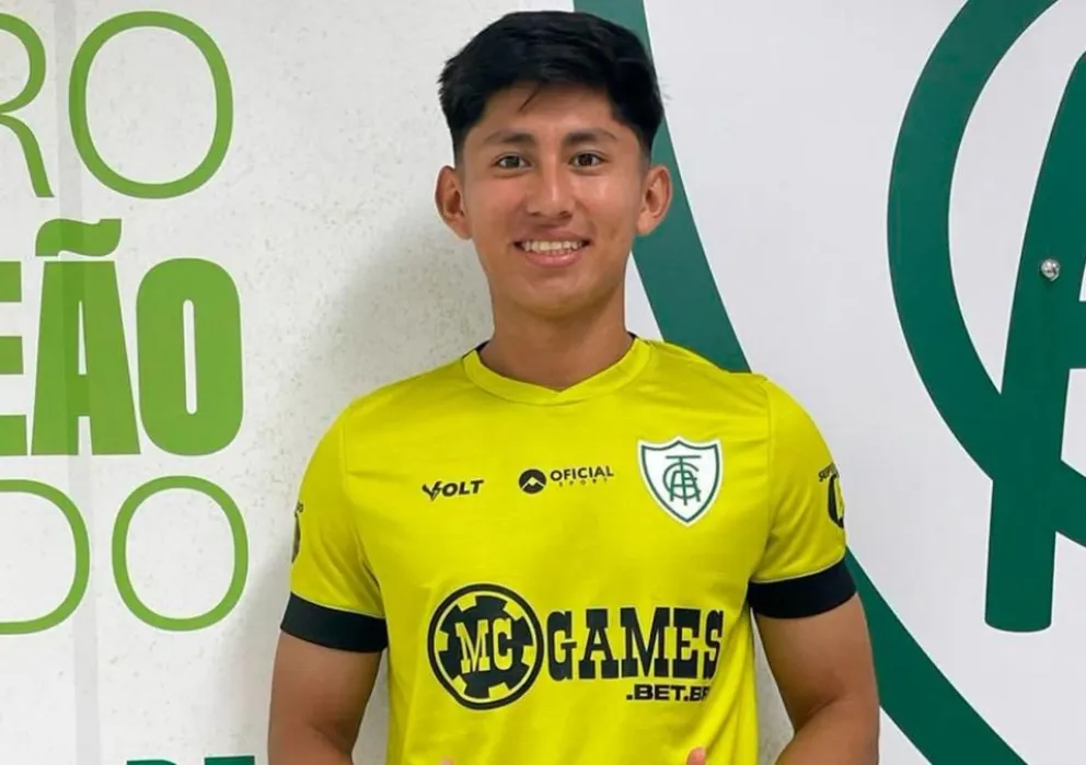 Miguel Terceros cuando fue presentado como jugador del América de Belo Horizonte. Foto: América MG. 