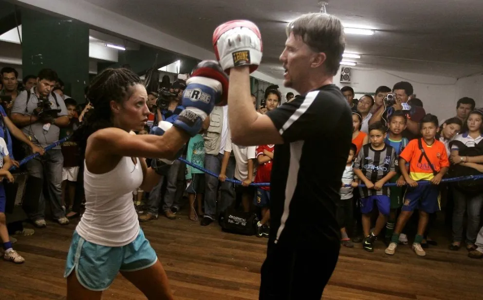 Salinas durante un entrenamiento y demostración. Foto: Archivo APG.