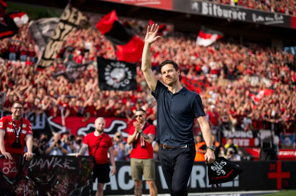 Xabi Alonso tuvo una gran despedida el domingo por parte del club alemán. Foto: Bayer Leverkusen.