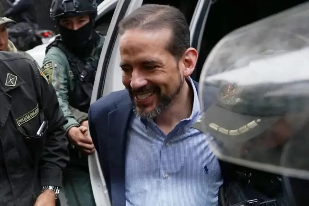 El gobernador cruceño Luis Fernando Camacho en otra de sus audiencias. Foto: APG