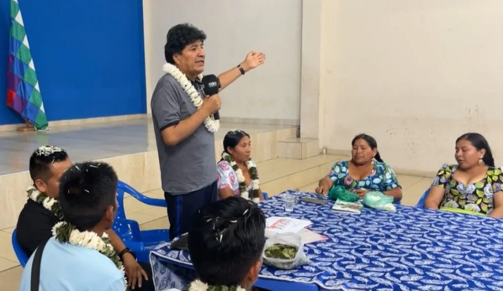 El expresidente Evo Morales reunido con miembros de organizaciones sociales. Foto: captura