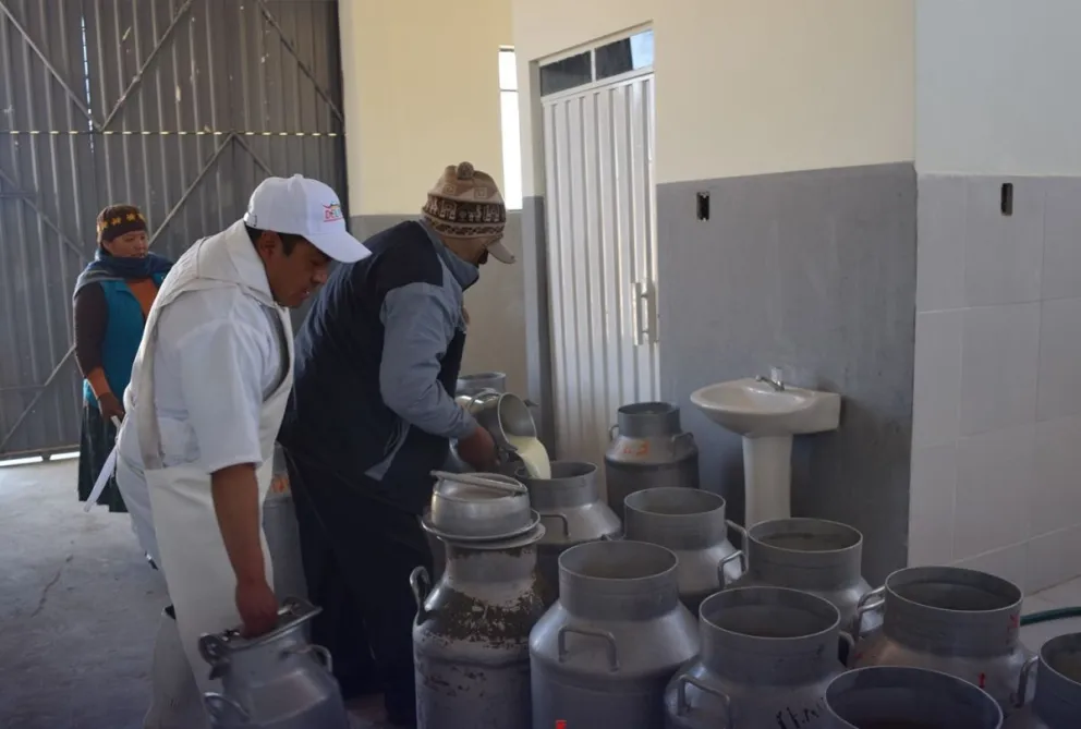 Productores de leche. Foto: Ministerio de Desarrollo Productivo