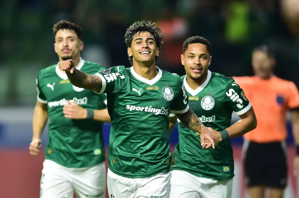 Jugadores de Palmeiras celebran uno de sus dos goles. Foto: Conmebol.