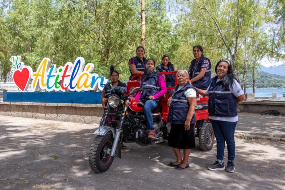 Lideresas recicladoras de la zona del lago Atitlán (Guatemala). Foto: EFE